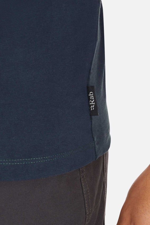 Футболка чоловіча Rab Basecamp 3 Peaks Tee, Beluga, S (RB QCC-05-BEL-SML)